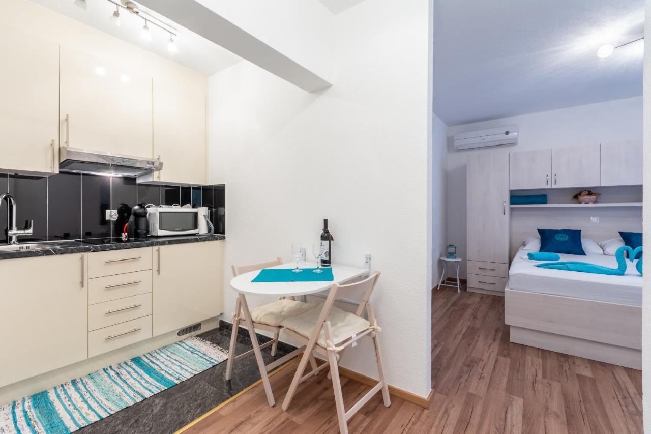 Family Friendly Apartments With A Swimming Pool Stanici, Omis - 18676 エクステリア 写真