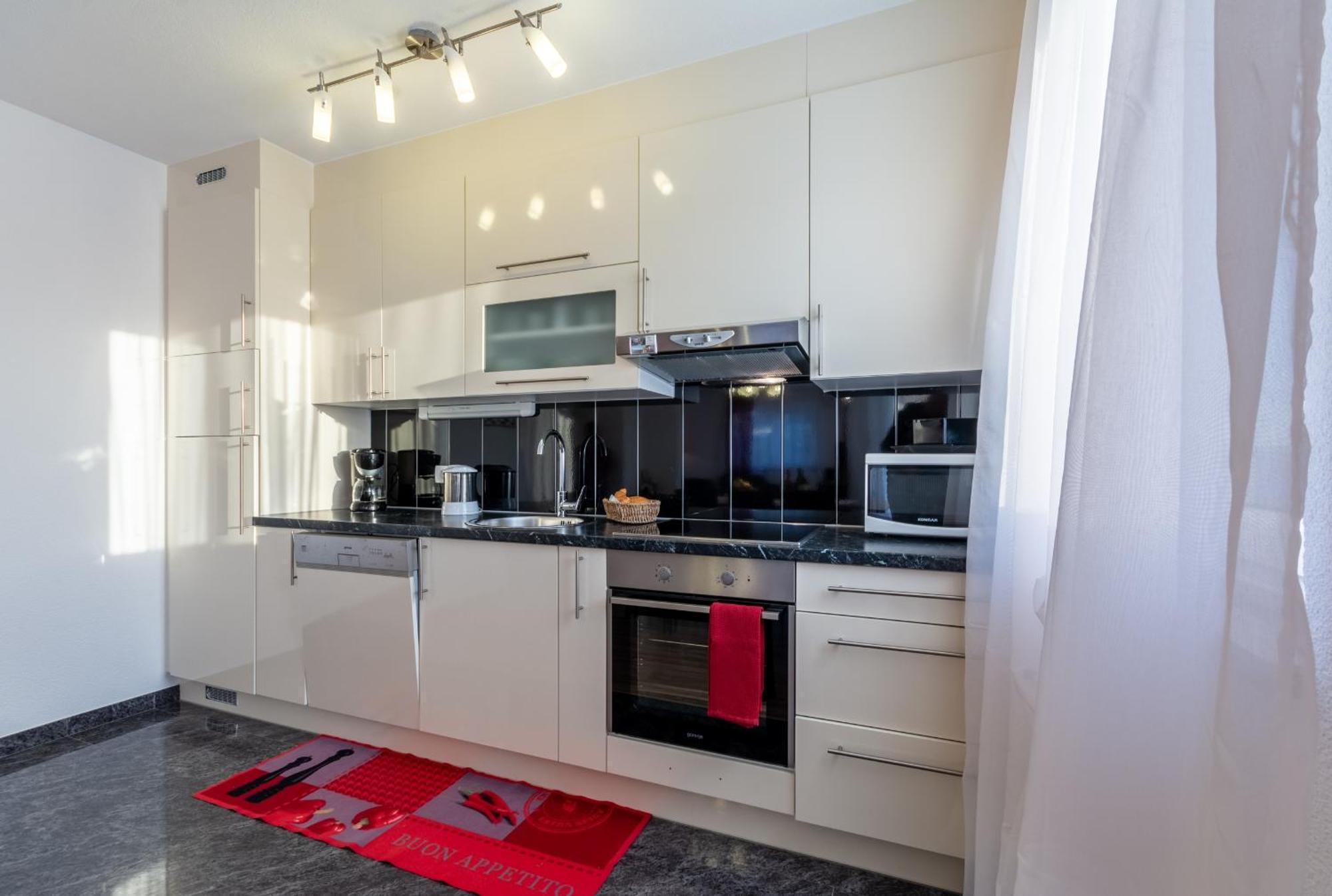 Family Friendly Apartments With A Swimming Pool Stanici, Omis - 18676 部屋 写真