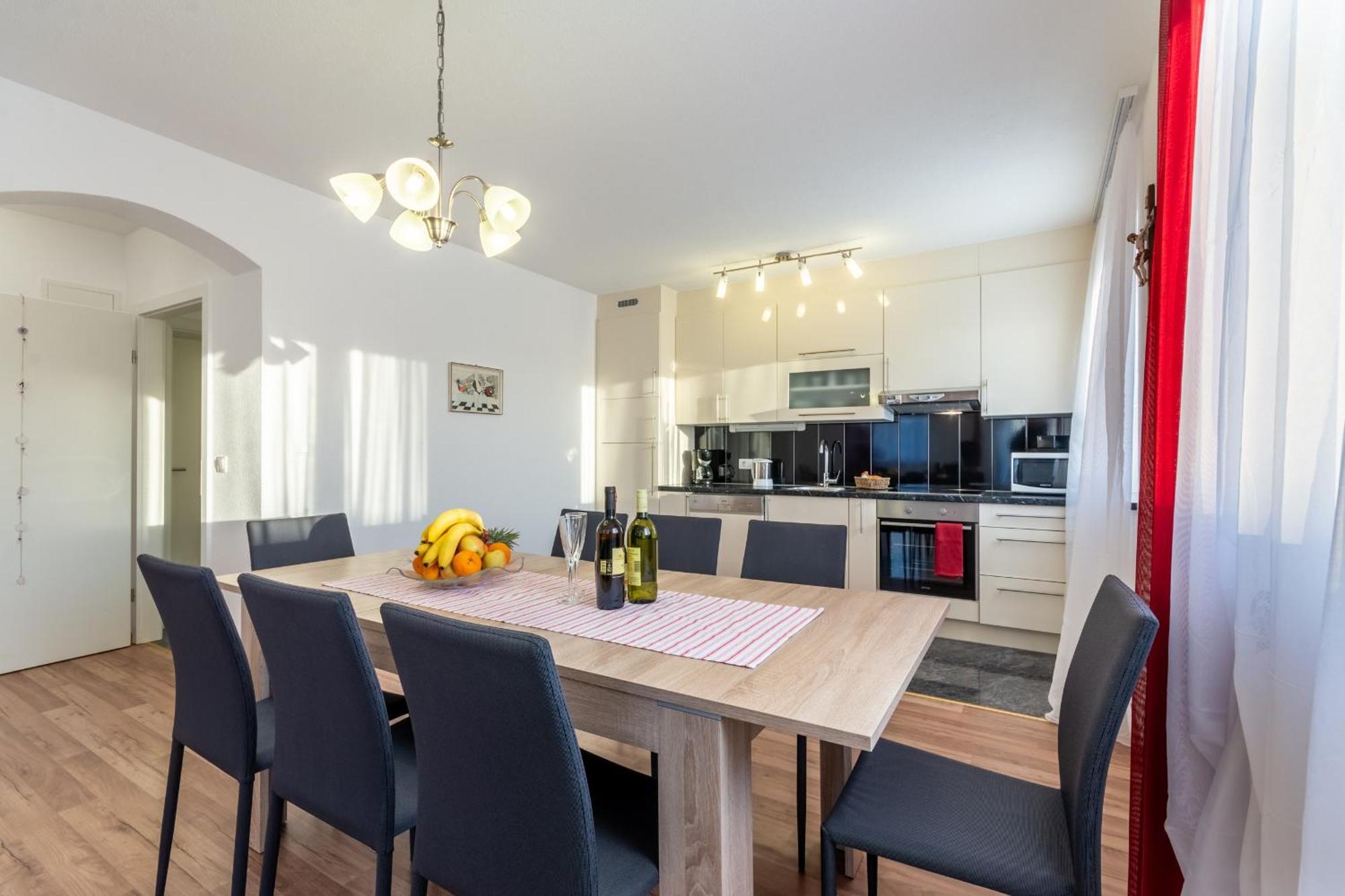 Family Friendly Apartments With A Swimming Pool Stanici, Omis - 18676 部屋 写真